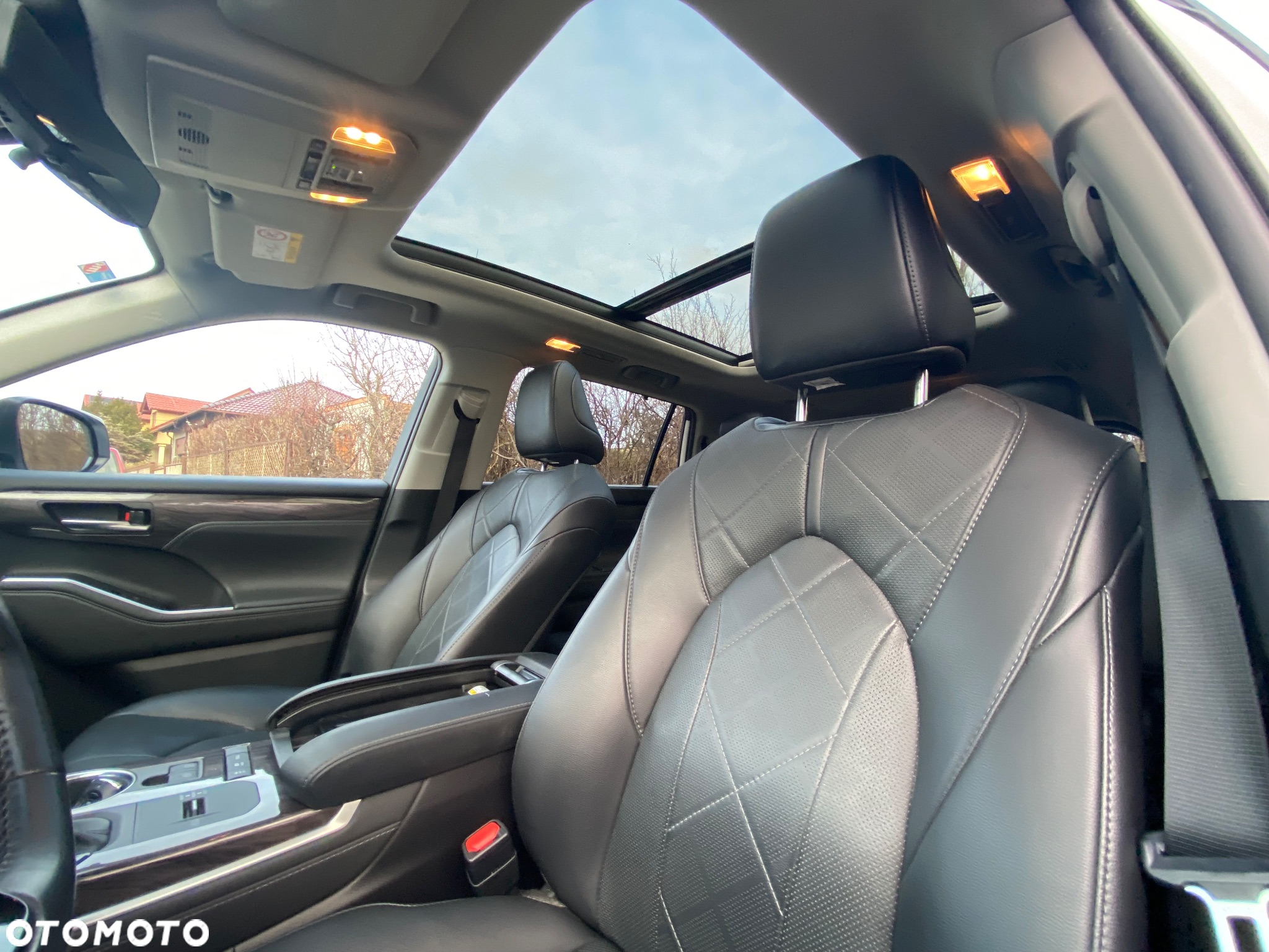 Toyota Highlander 2.5 Hybrid Executive - 23