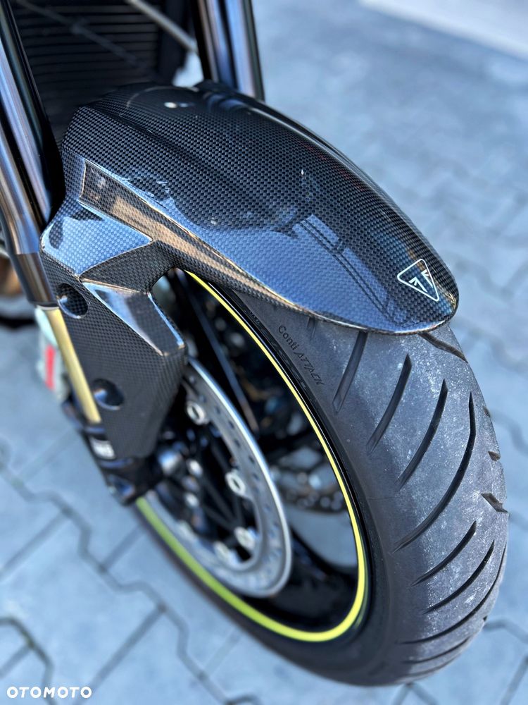 Triumph Speed Triple - 10