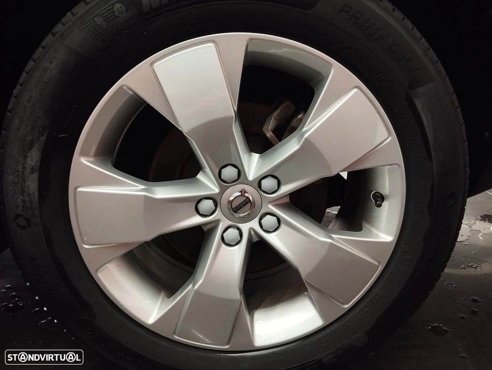 Volvo XC 40 2.0 D4 Momentum Plus AWD - 10