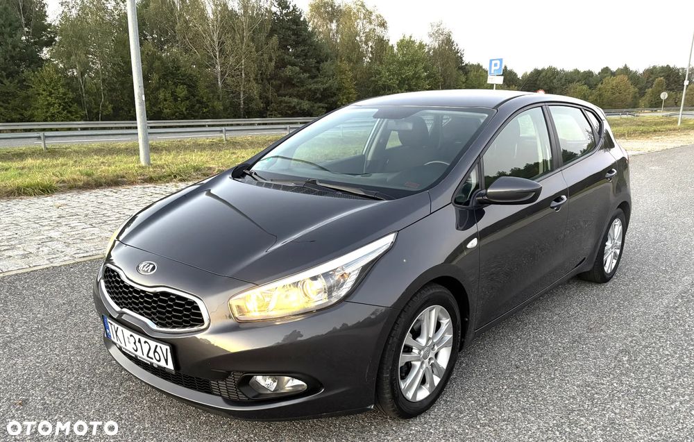 Kia Ceed 1.4 CVVT Dream Team Edition - 2