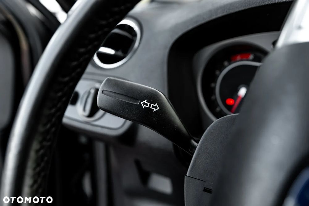 Ford S-Max 2.5 Titanium - 34