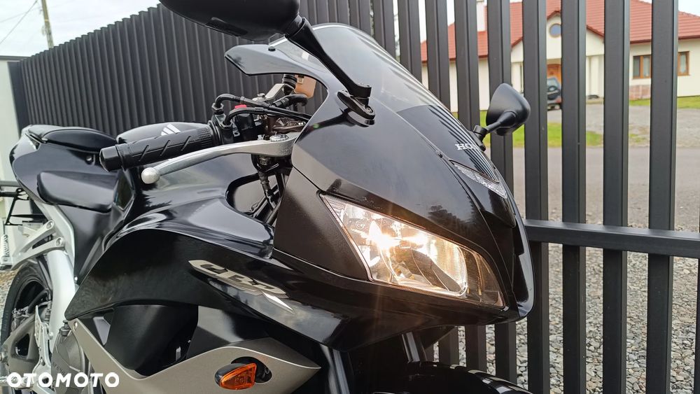 Honda CBR - 9