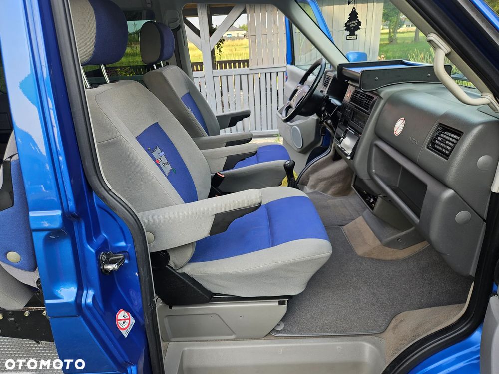Volkswagen Multivan - 11