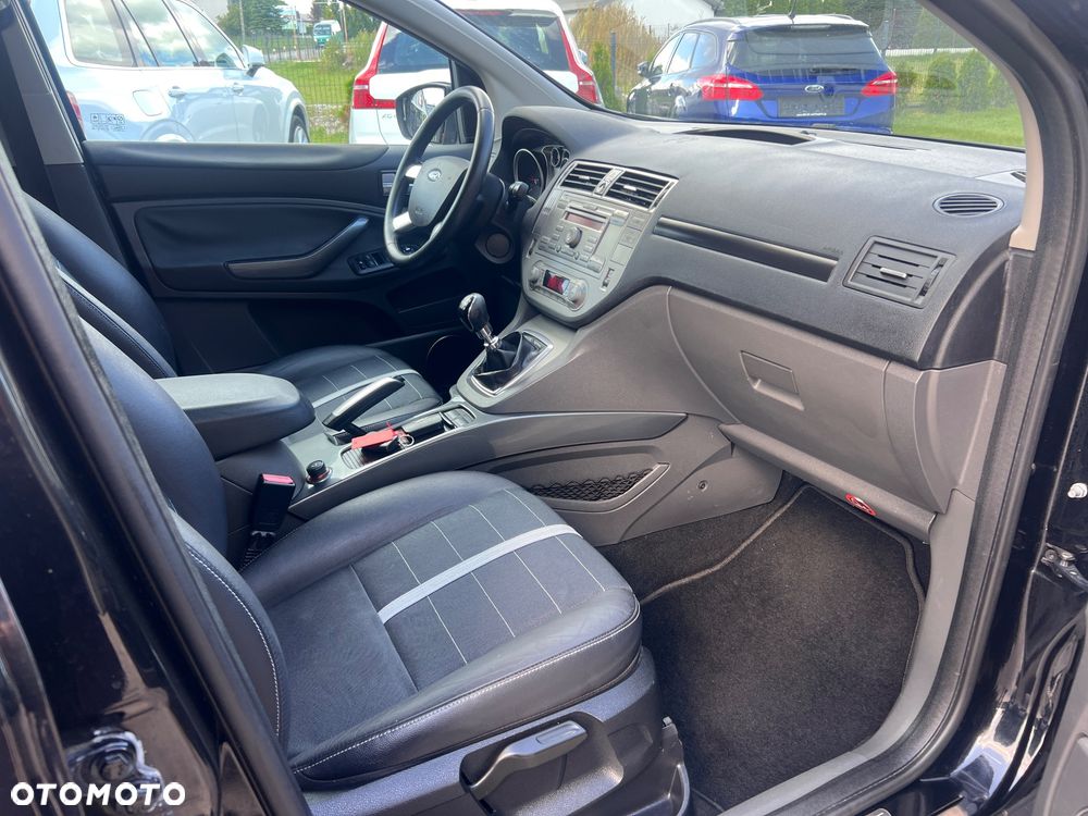 Ford Kuga 2.0 TDCi Titanium FWD - 12