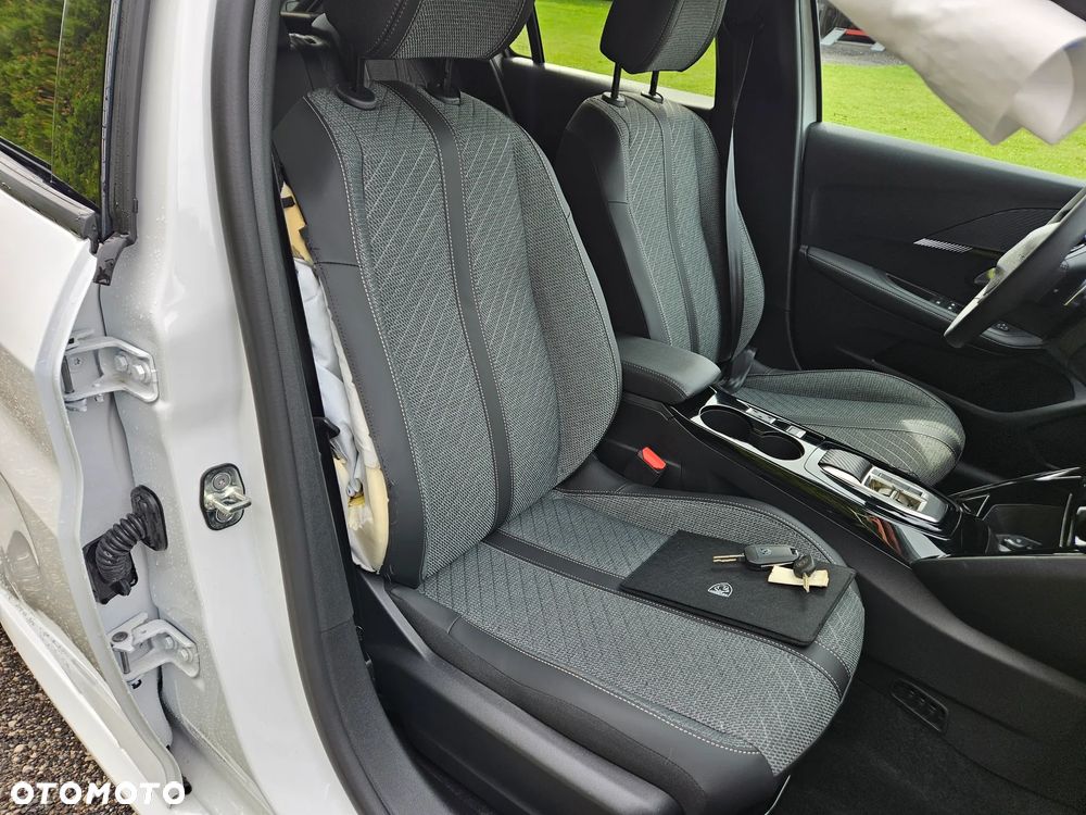 Peugeot 208 1.2 mHEV Active - 12