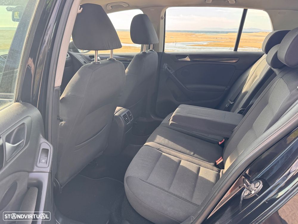 VW Golf 2.0 TDi Confortline - 7