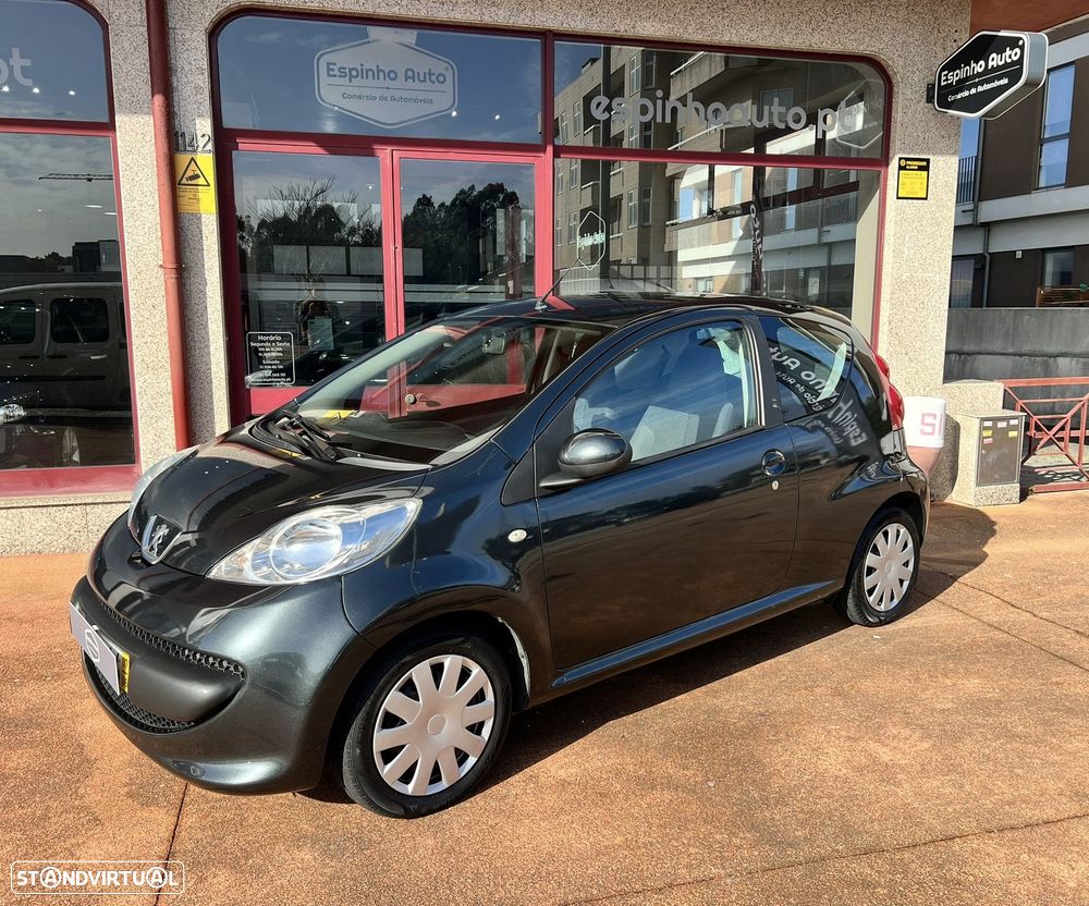 Peugeot 107 1.0 Trendy 2 Tronic - 1