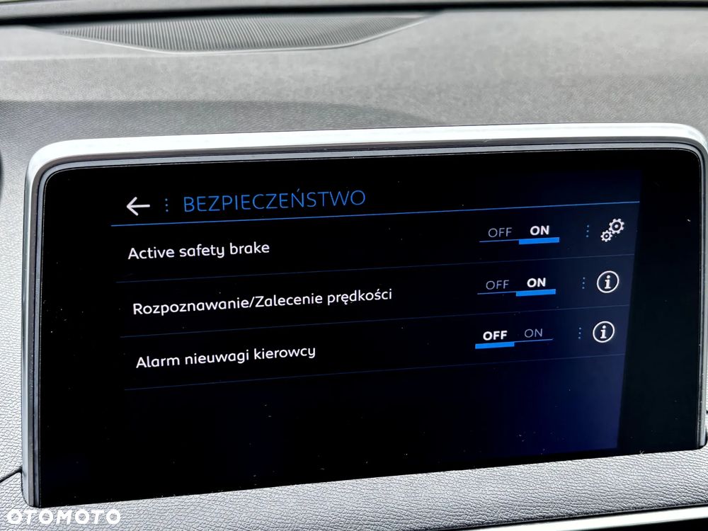 Peugeot 3008 THP 165 EAT6 Stop & Start Allure - 23