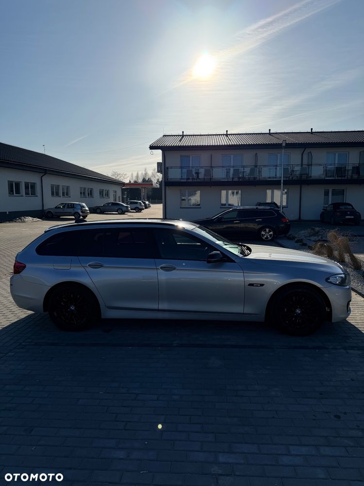 BMW Seria 5 525d xDrive Luxury Line - 4