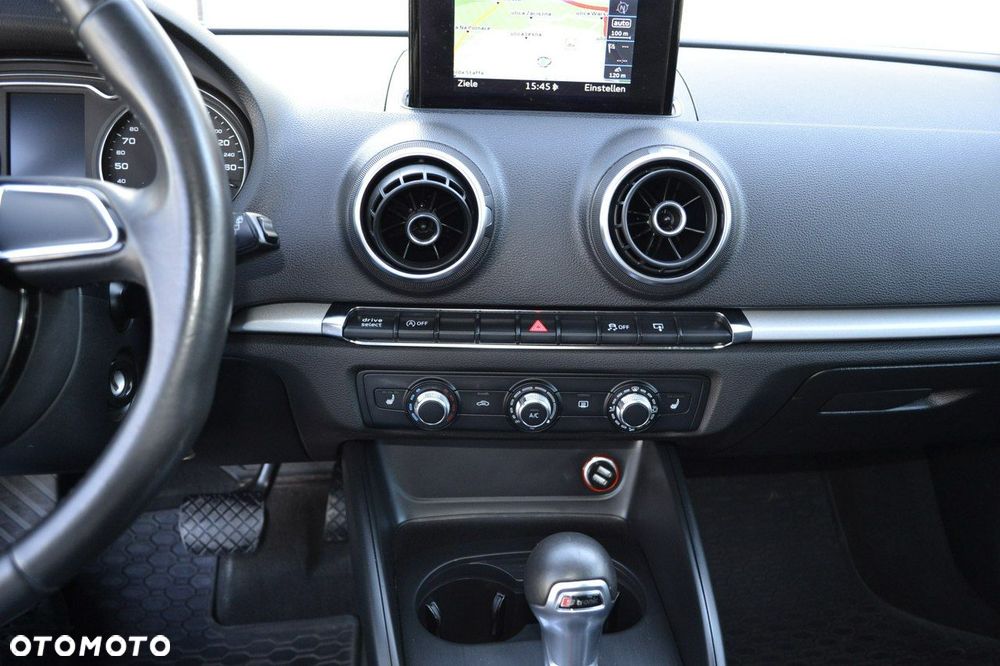 Audi A3 Sportback 2.0 TDI S tronic design - 26