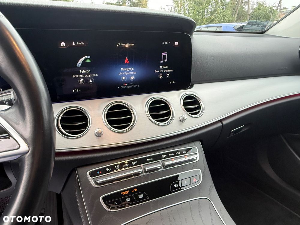 Mercedes-Benz Klasa E 220 d 4-Matic Avantgarde - 36