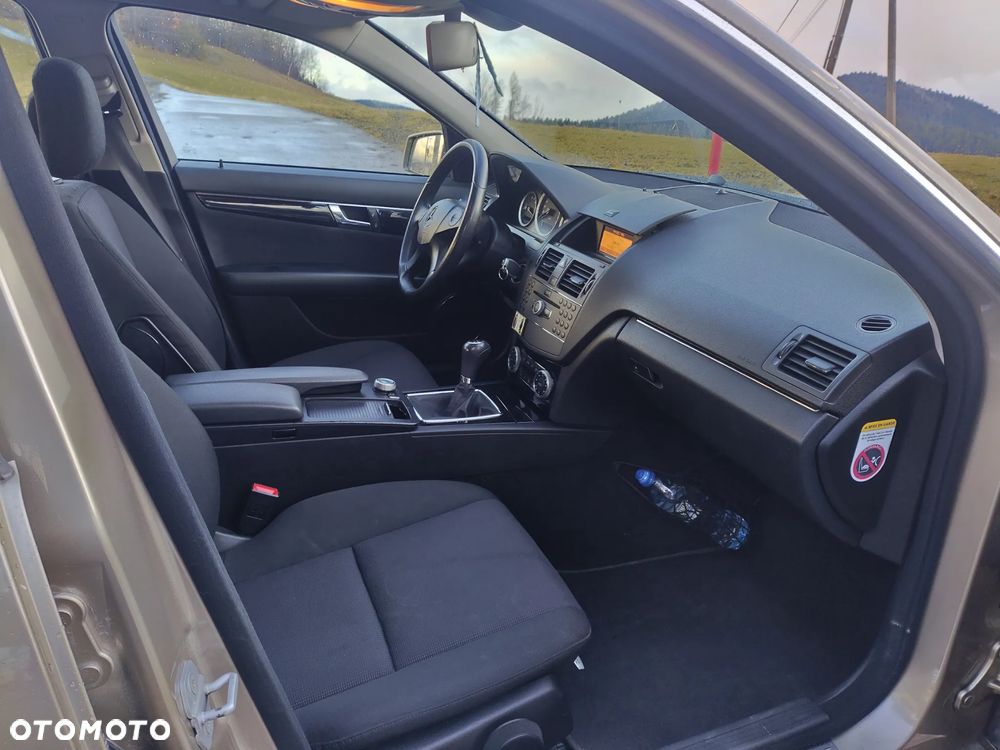 Mercedes-Benz Klasa C 200 CDI DPF Classic - 21