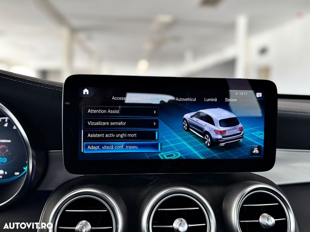 Mercedes-Benz GLC 300 e 4Matic 9G-TRONIC AMG Line - 22