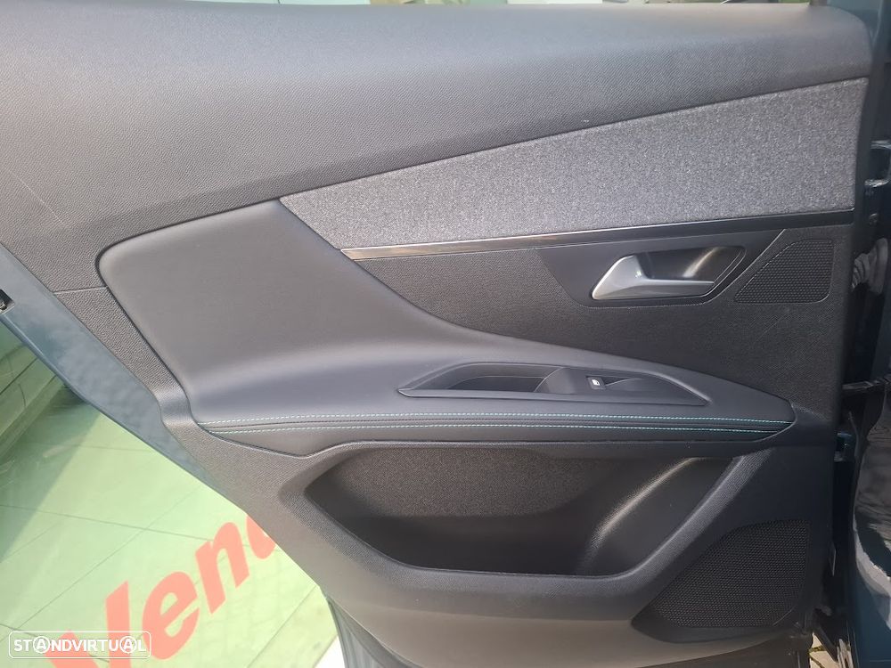 Peugeot 3008 1.6 Hybrid Allure e-EAT8 - 33