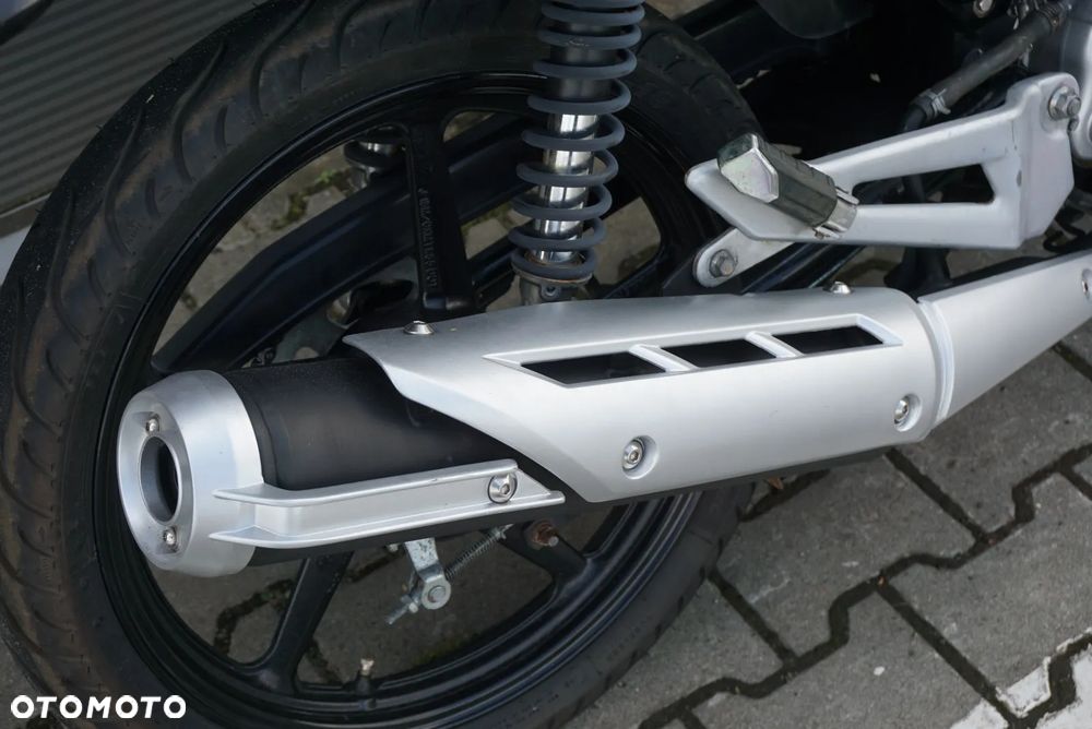 Yamaha YBR - 12
