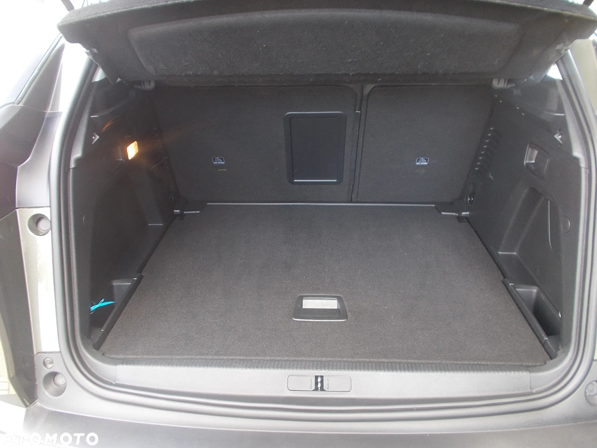 Peugeot 3008 1.2 PureTech Allure S&S EAT6 - 18