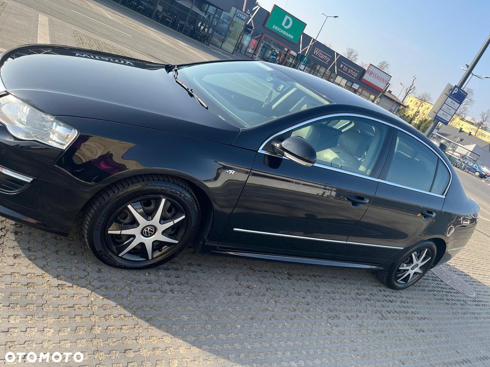 Volkswagen Passat 2.0 TDI DPF Highline - 14