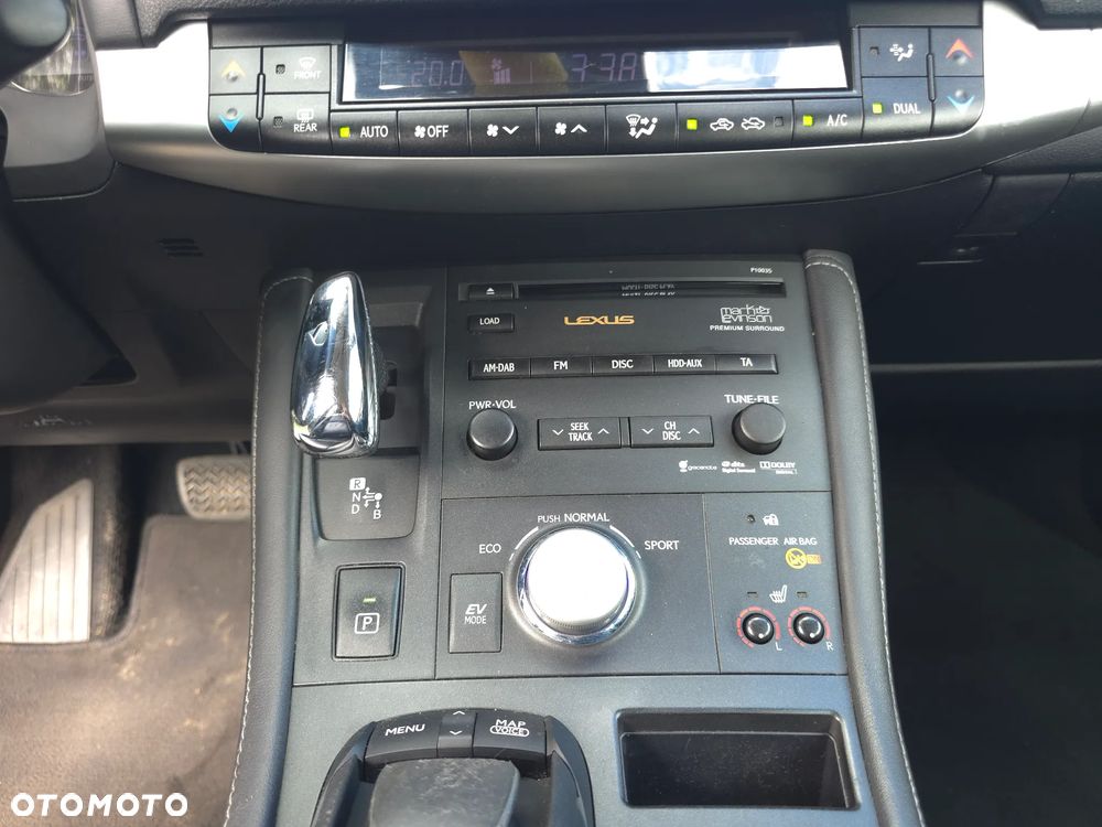 Lexus CT 200h Prestige - 9