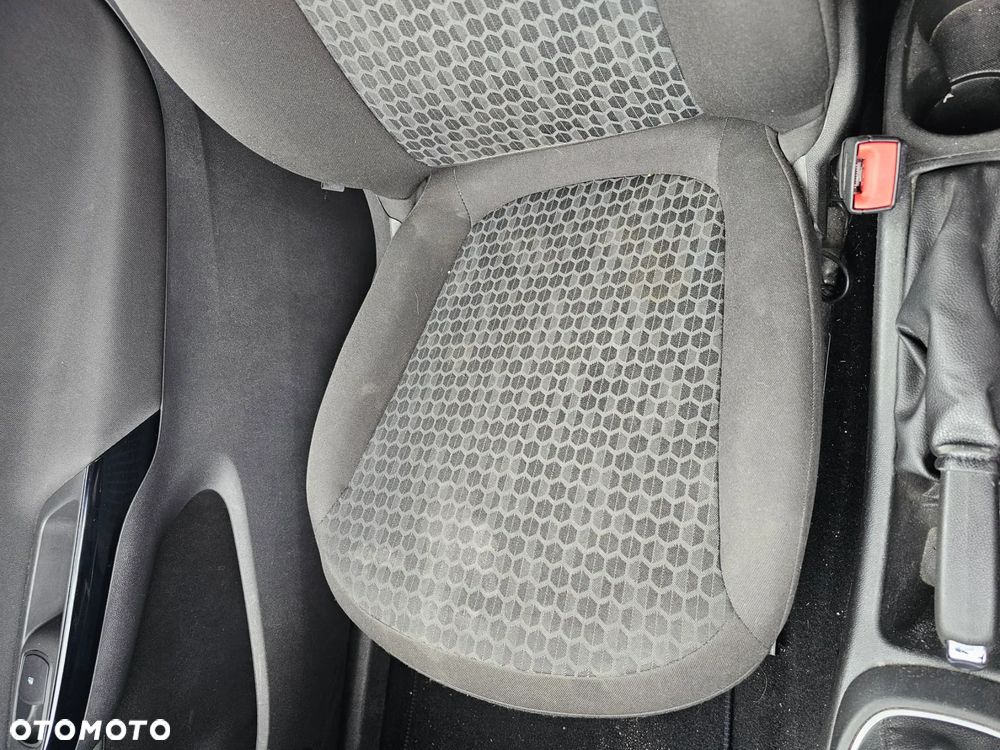 FOTELE PRZEDNIE KANAPA OPARCIE TYŁ MATERIAŁOWE OPEL CORSA E 3 DRZWI EUROPA - 4