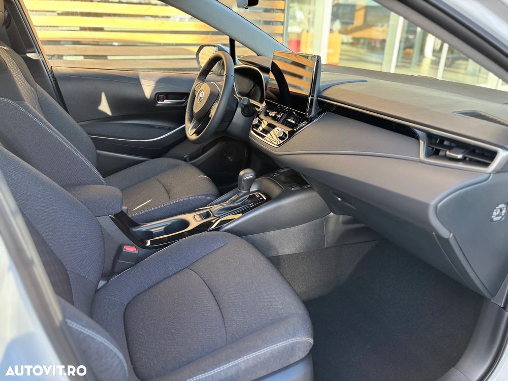 Toyota Corolla 1.8 HSD Business - 12