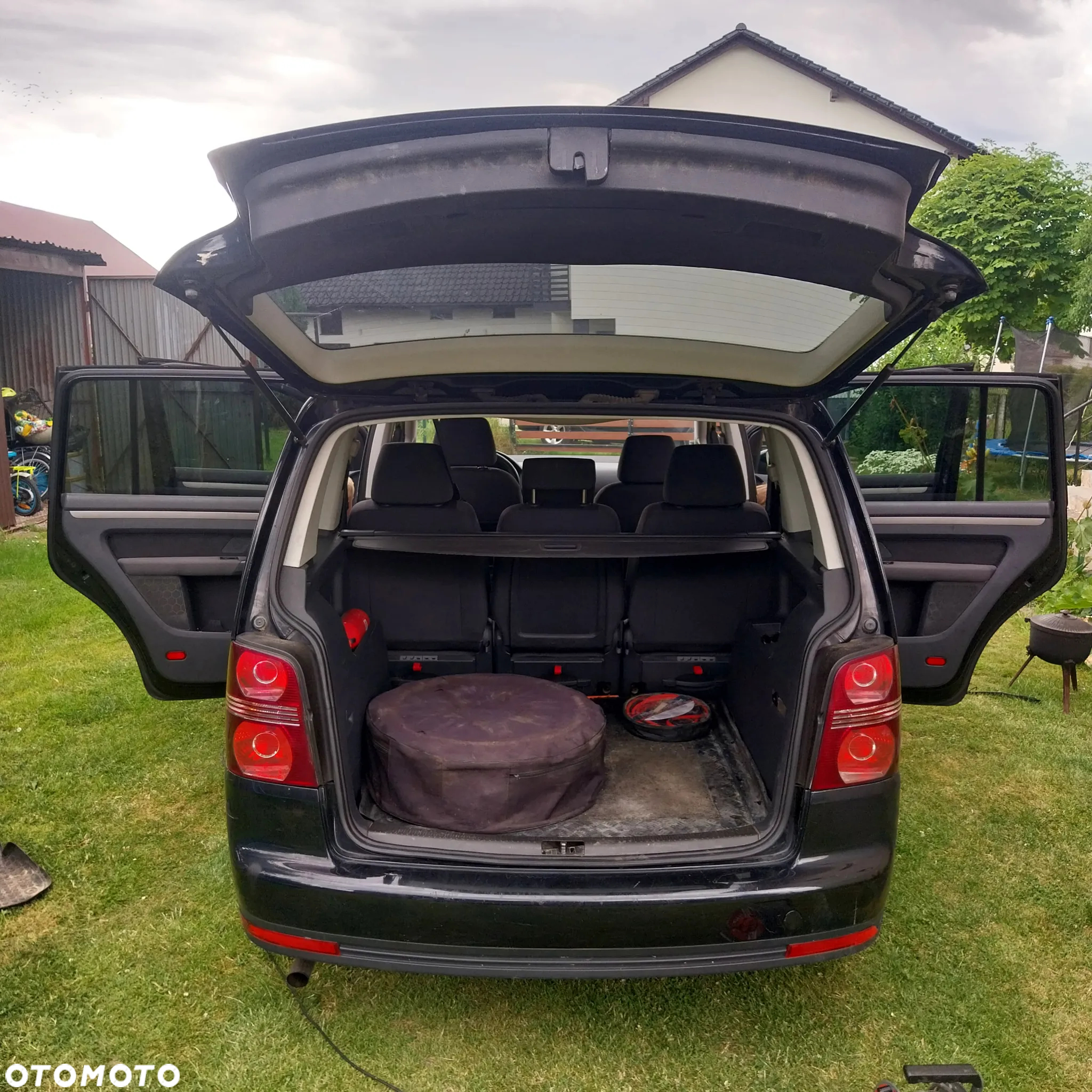 Volkswagen Touran - 2