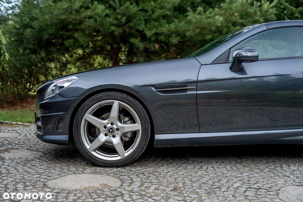 Mercedes-Benz SLK 200 (BlueEFFICIENCY) 7G-TRONIC - 9
