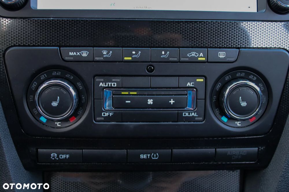 Skoda Octavia Combi 2.0 TDI CR DPF RS - 26