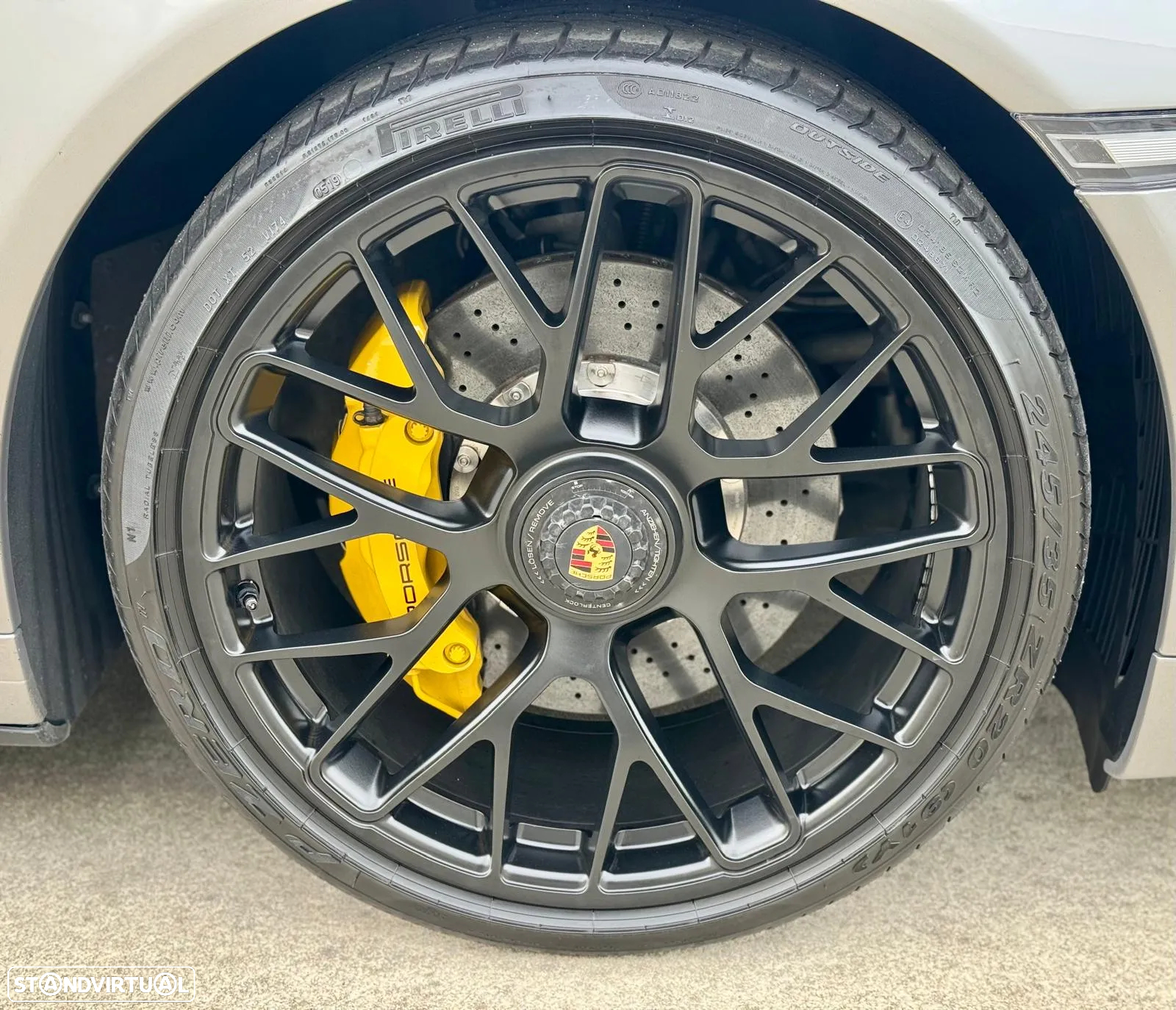 Porsche 911 (991) Carrera 4 GTS PDK - 21