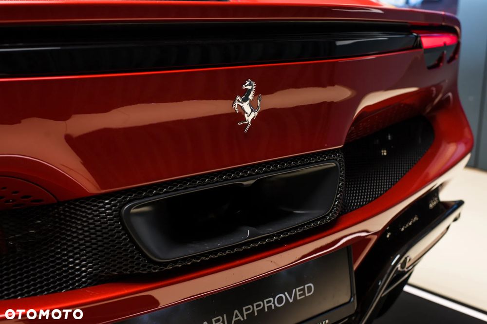 Ferrari 296 GTB - 12