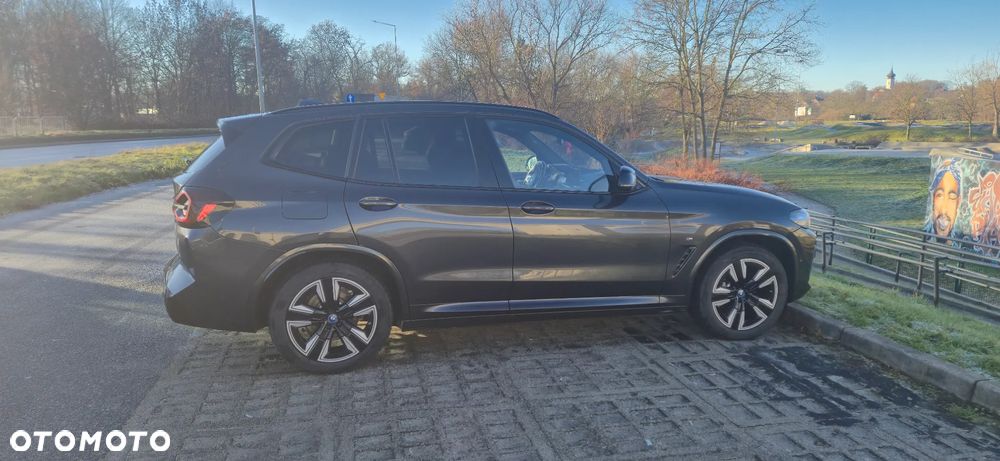 BMW iX3 Impressive - 10