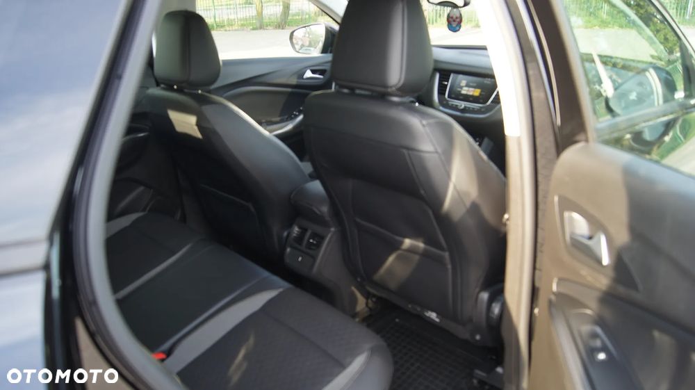 Opel Grandland X 1.6 T Elegance S&S - 36
