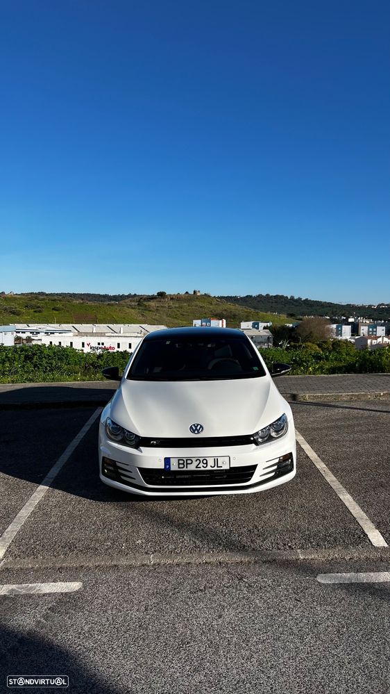 VW Scirocco 2.0 TSI BlueMotion DSG - 2