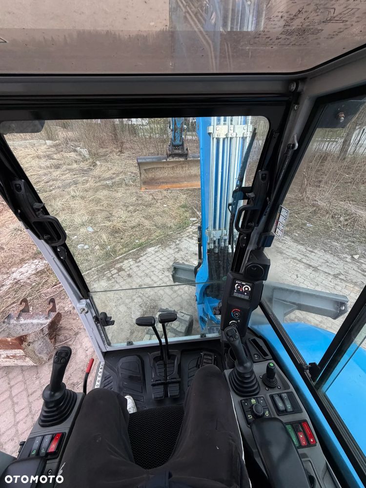 Wacker Neuson EZ50 Koparka Gąsienicowa 5,5 Tony. 2022 rok. 1400 mtg. Jak Nówka z salonu! ani deka luzów czy wycieków! Pochodzi z Gospodarstwa Norweskiego! Aktualne serwisy DEKRA BMWT. 2 łyżki. Silnik PERKINS 4 cyl. 52km. Maszyna Full wypasiona! Bogata wersja Norweska! Klima. Radio Usb. Szybkozłącze Hydrauliczne. OKAZJA. Pełny Oryginał historia do sprawdzenia w Wacker autoryzowany! - 38