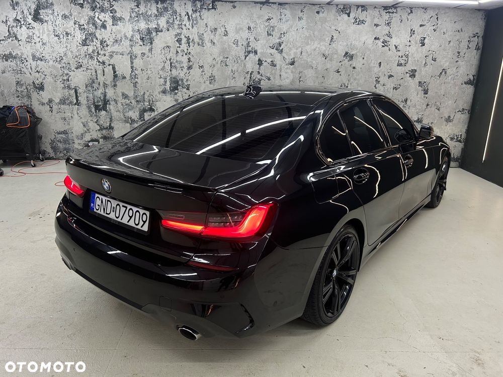 BMW Seria 3 330i M Sport - 12