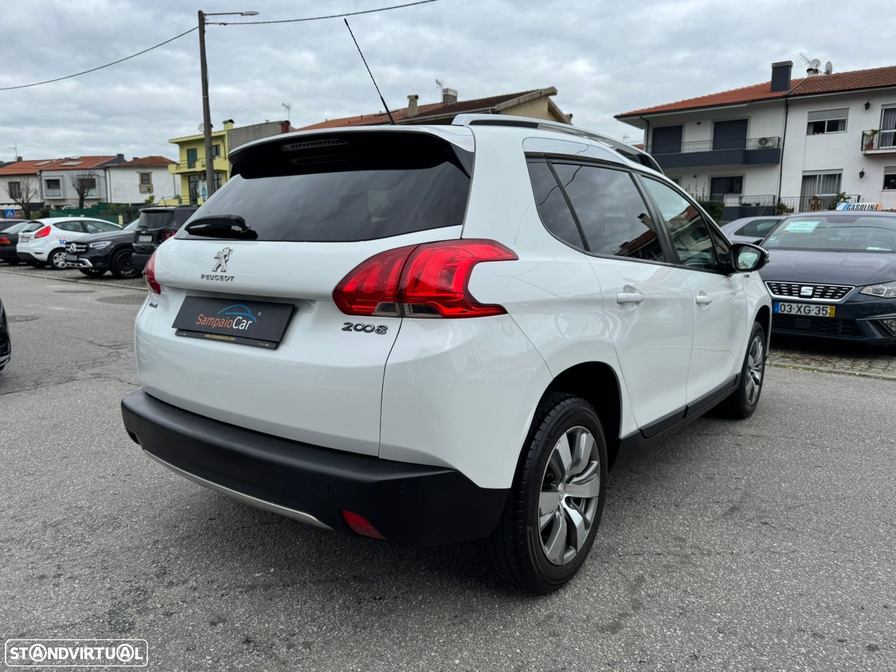 Peugeot 2008 1.2 PureTech Style - 4