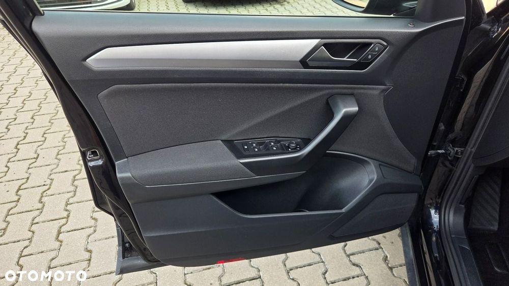 Volkswagen T-Roc 1.5 TSI Life - 22