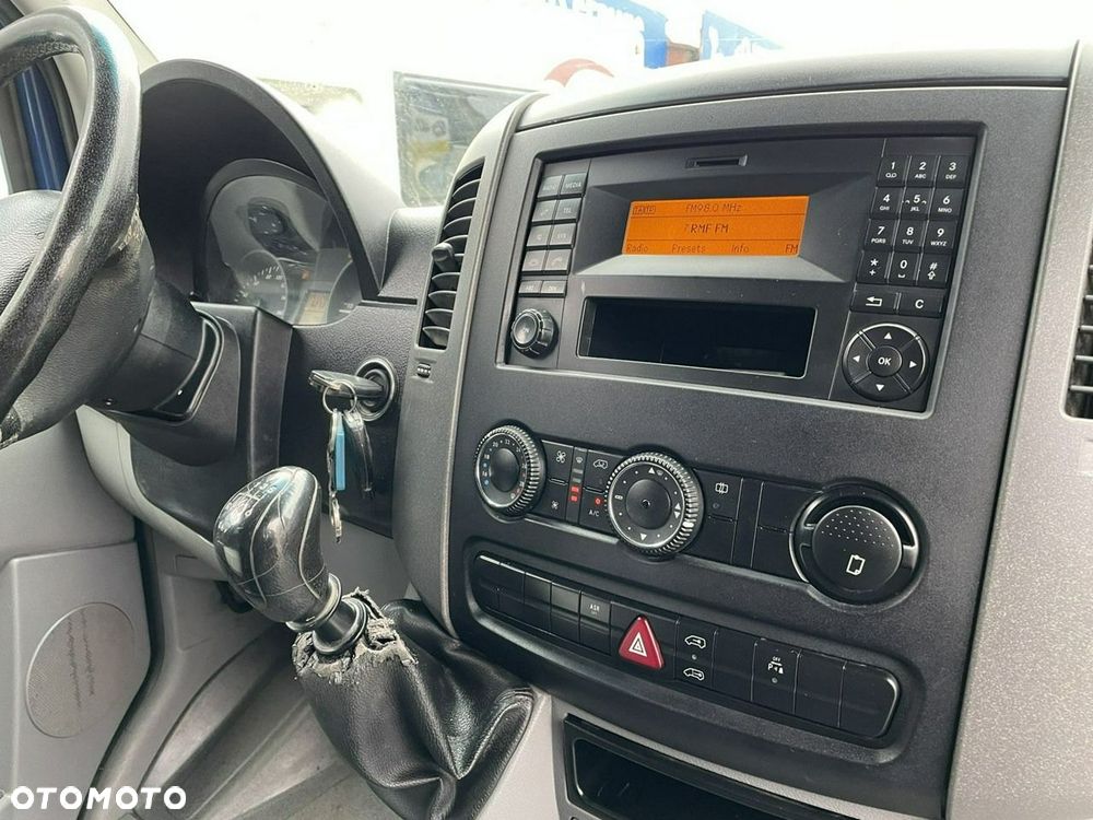 Mercedes-Benz Sprinter - 12