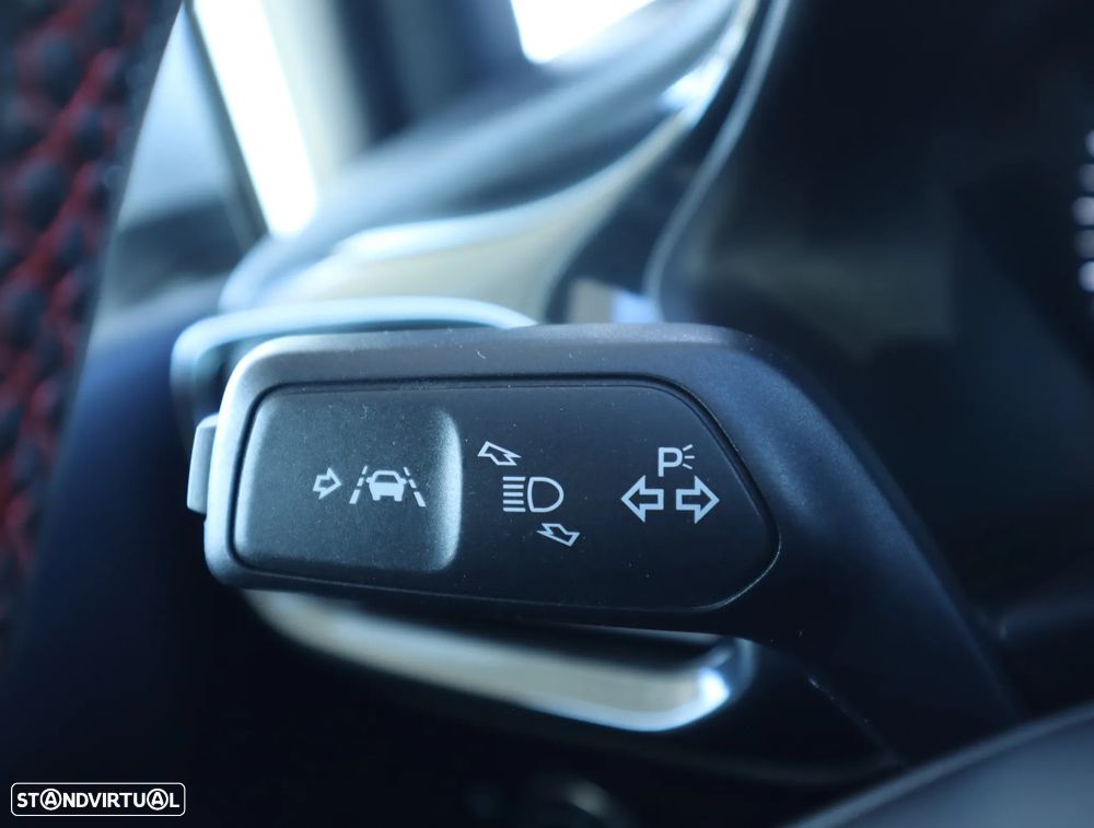 Ford Fiesta 1.0 EcoBoost ST-Line - 32