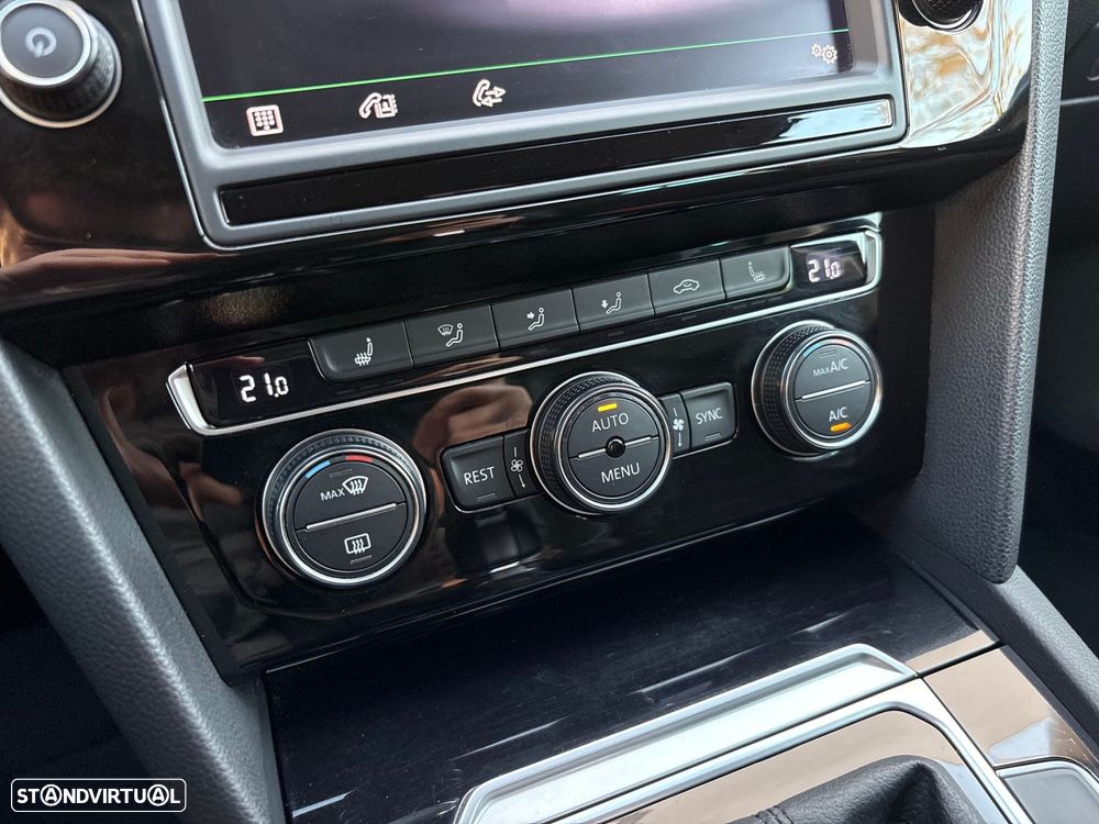 VW Passat Variant 2.0 TDi Highline DSG - 40