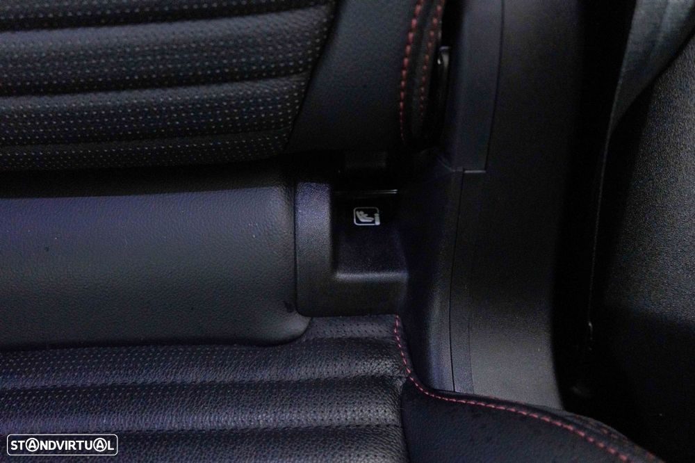 Land Rover Discovery Sport 1.5 I3 P300e AWD R-Dynamic SE - 12