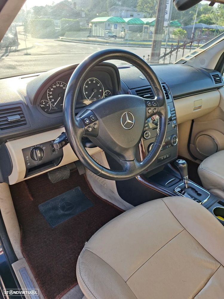 Mercedes-Benz A 150 Elegance Automatic - 17