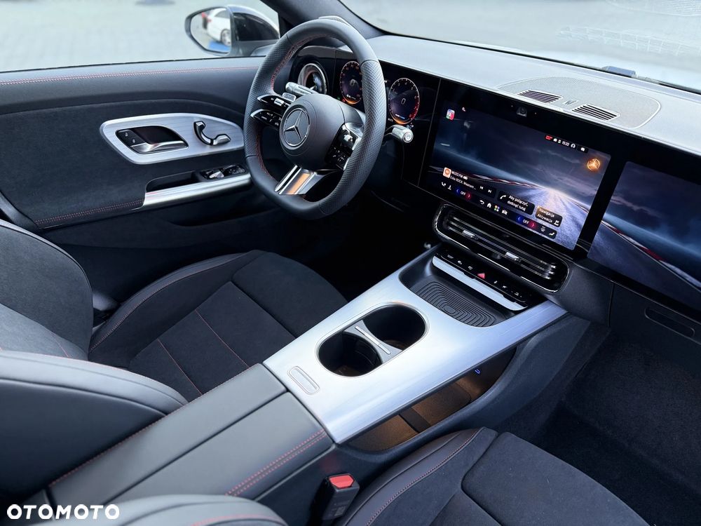 Mercedes-Benz CLA 220 4Matic - 28