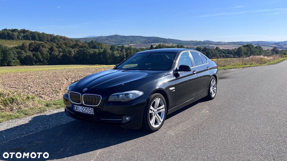 BMW Seria 5 525d xDrive - 2