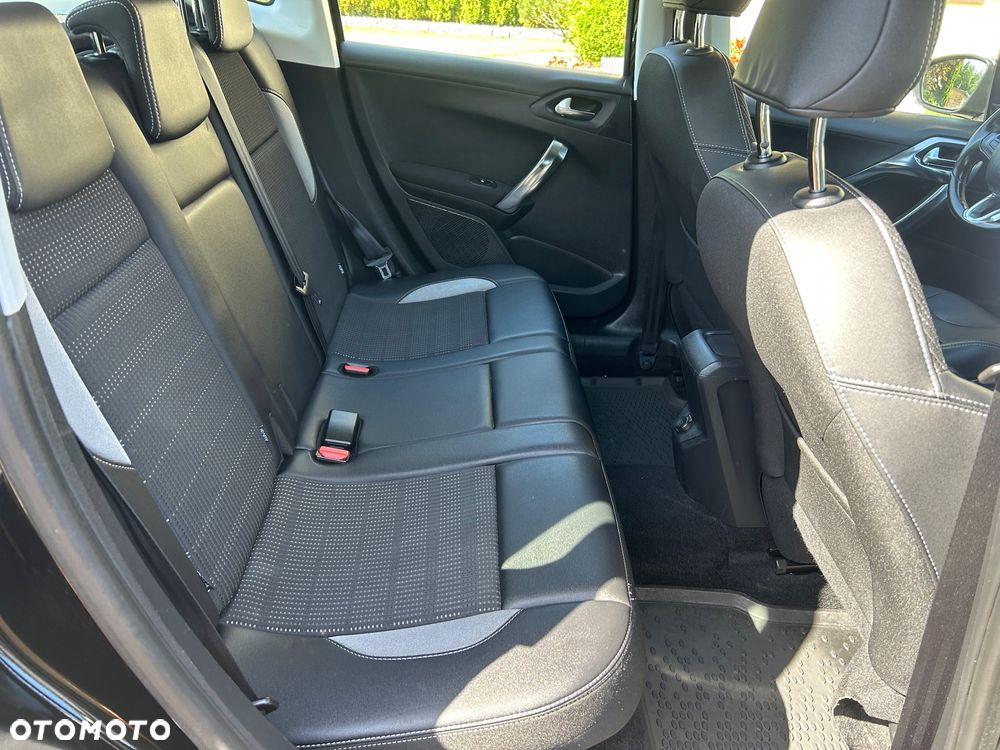 Peugeot 2008 BlueHDi FAP 120 STOP & START Allure - 28