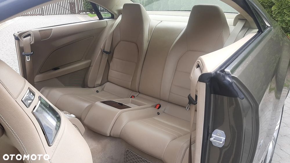 Mercedes-Benz Klasa E 250 CGI BlueEFFICIENCY Automatik Avantgarde - 29