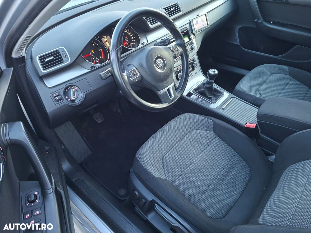 Volkswagen Passat 2.0 Blue TDI SCR Comfortline - 5