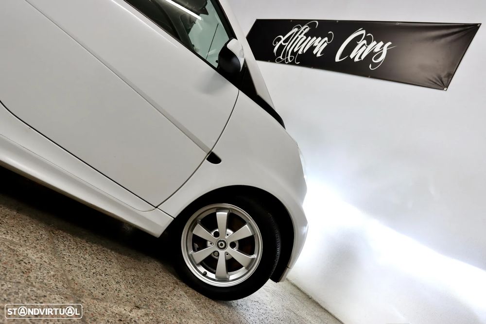 Smart ForTwo Coupé cdi softouch black&white limited dpf - 17