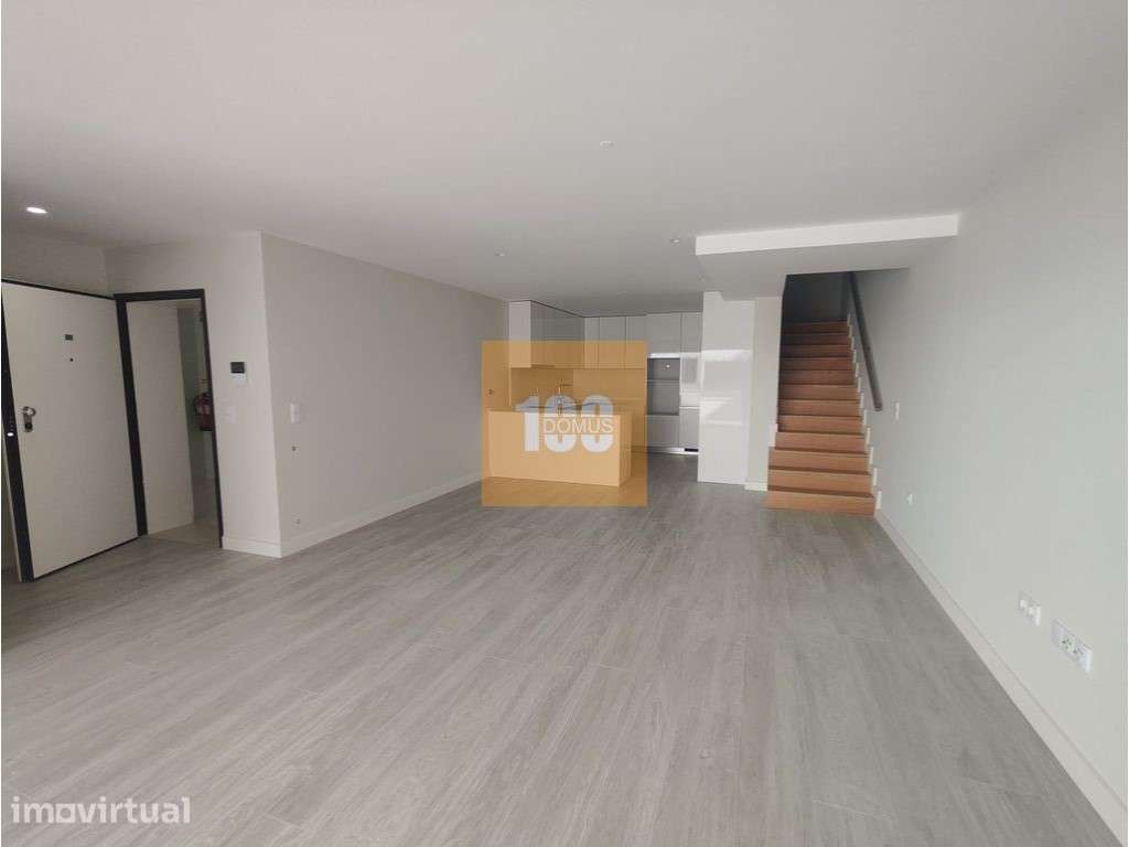 T2 duplex com dois terraços e garagem em Espinho - Grande imagem: 3/33