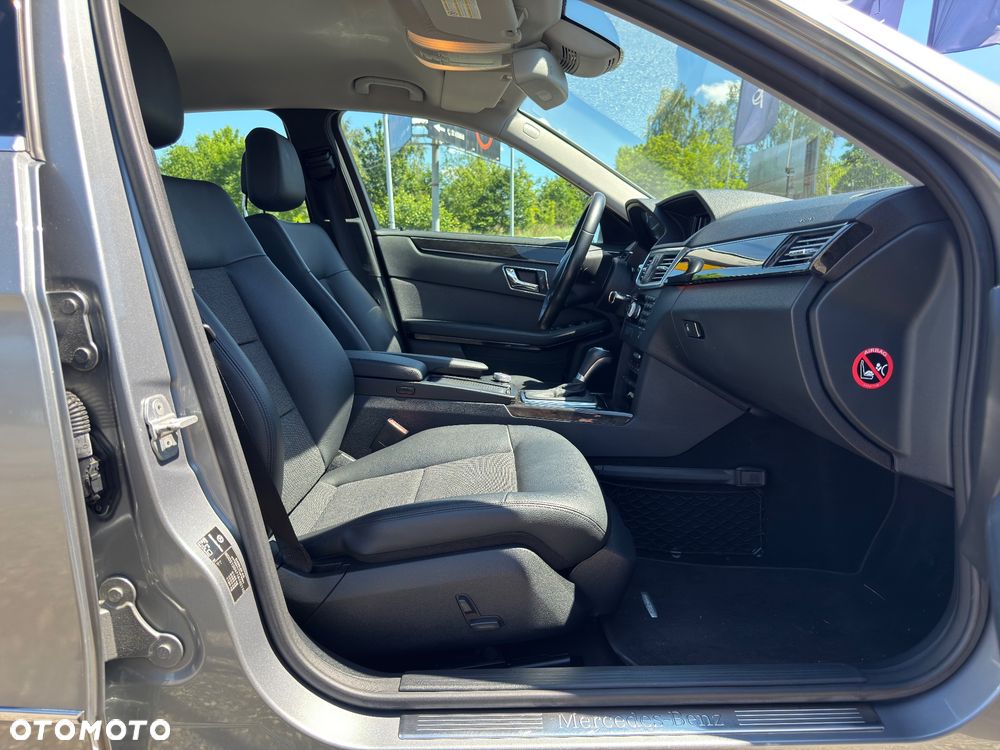 Mercedes-Benz Klasa E 250 CGI BlueEFFICIENCY Avantgarde - 27