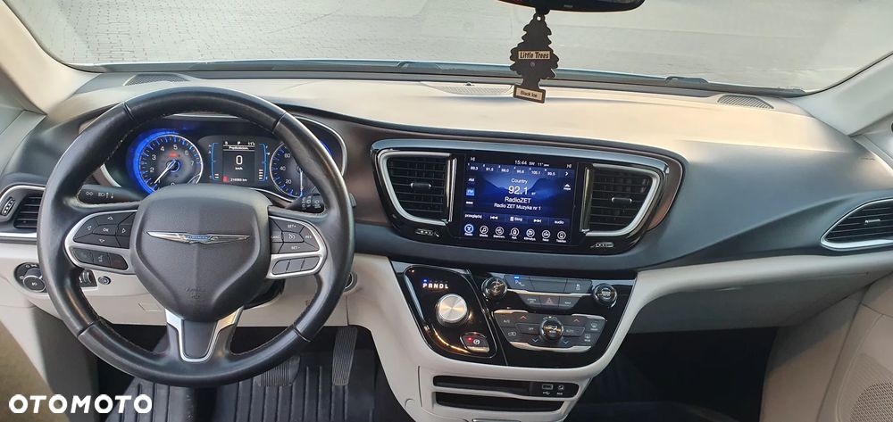 Chrysler Pacifica - 27